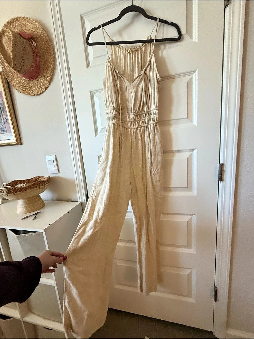 Wide Leg Jumpsuit in Beige Size Medium Like New